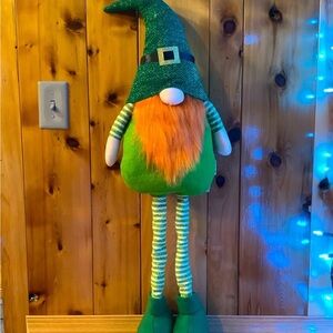 Glitzhome St. Patrick’s Day Extending Gnome